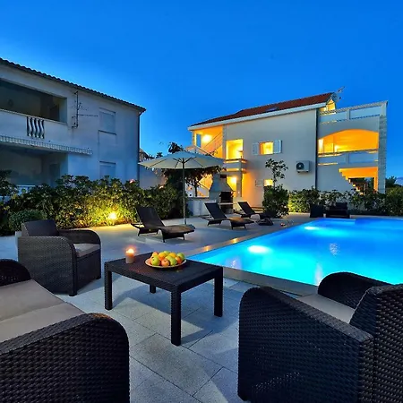 Mam Apartment Vir Exterior photo
