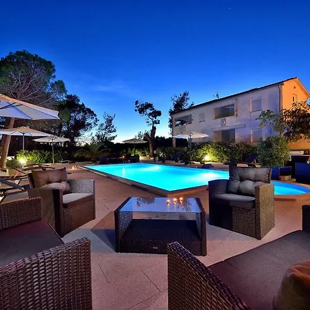 Mam Apartment Vir Exterior photo