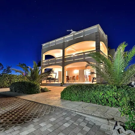 Mam Apartment Vir Exterior photo