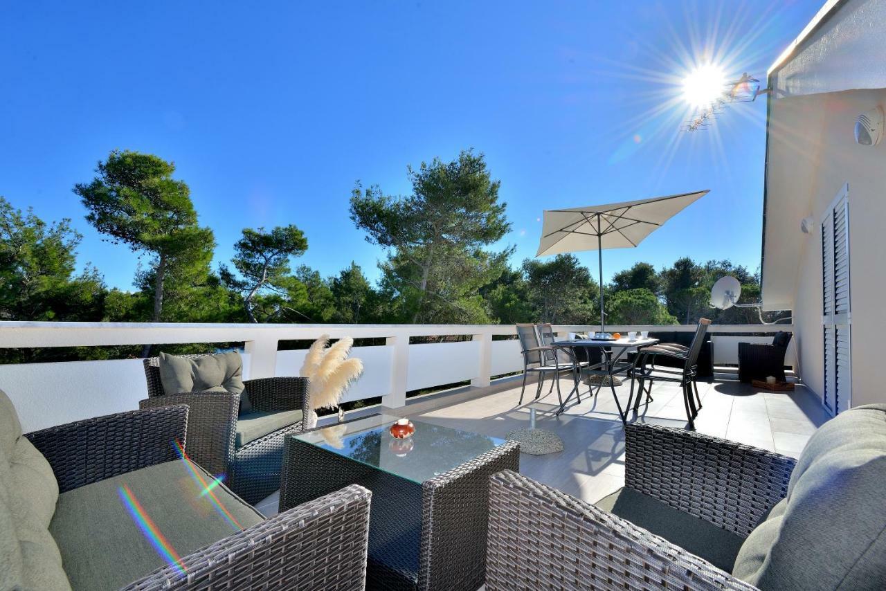 Mam Apartment Vir